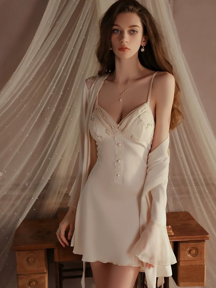 طقم حريري ناعم⁩⁩⁩⁩⁩⁩⁩⁩⁩⁩⁩⁩⁩