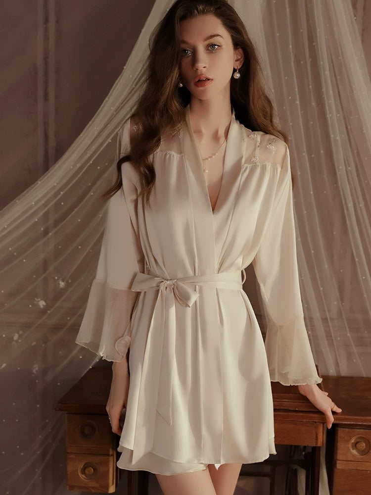 طقم حريري ناعم⁩⁩⁩⁩⁩⁩⁩⁩⁩⁩⁩⁩⁩