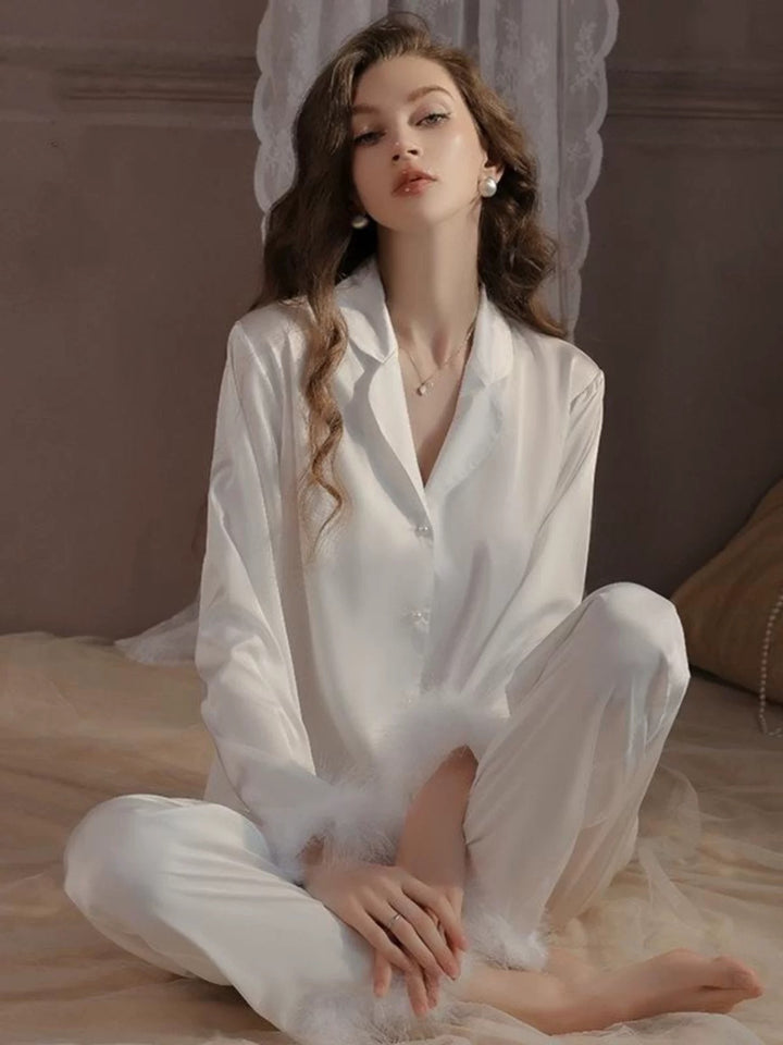 طقم بجامة حريرية ⁩⁩⁩⁩⁩⁩⁩⁩⁩⁩⁩⁩⁩