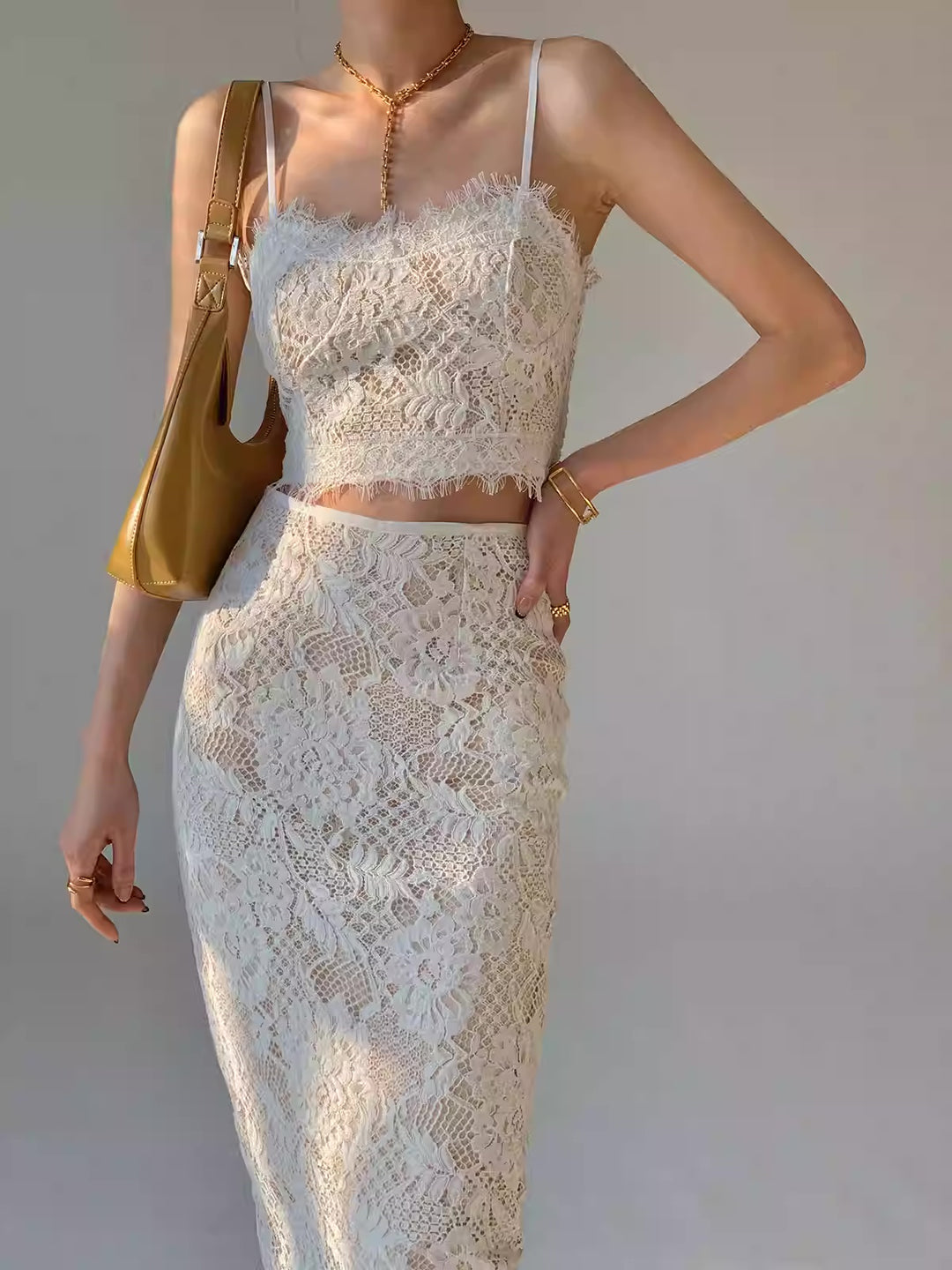 طقم دانتيل للعرائس